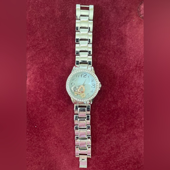 VGC Vintage AVON Floating Charms Silver tone Wristwatch. - Picture 4 of 16